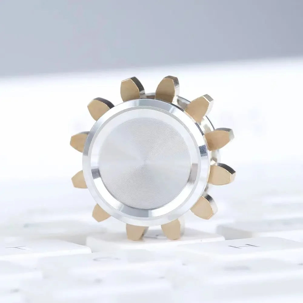 Mini Metal Gear Spinner – Precision Stress Relief in Your Pocket